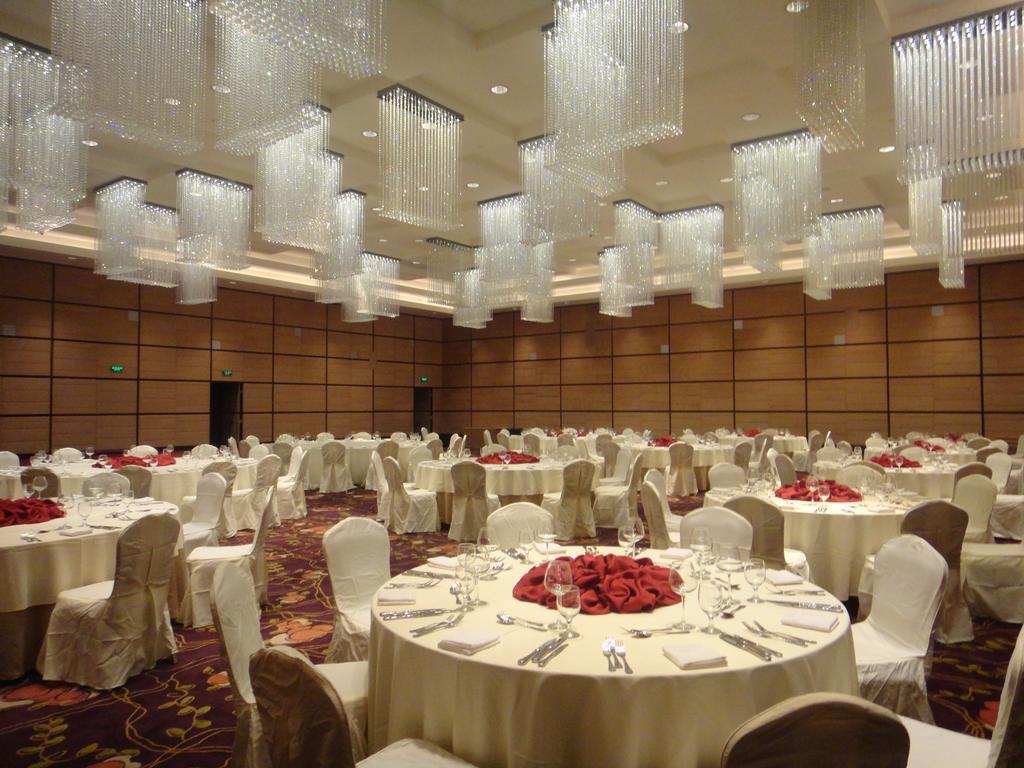 Отель Ramada Plaza Ляньюньган Экстерьер фото