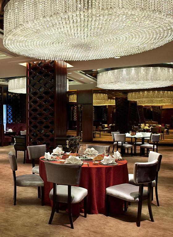 Отель Ramada Plaza Ляньюньган Экстерьер фото