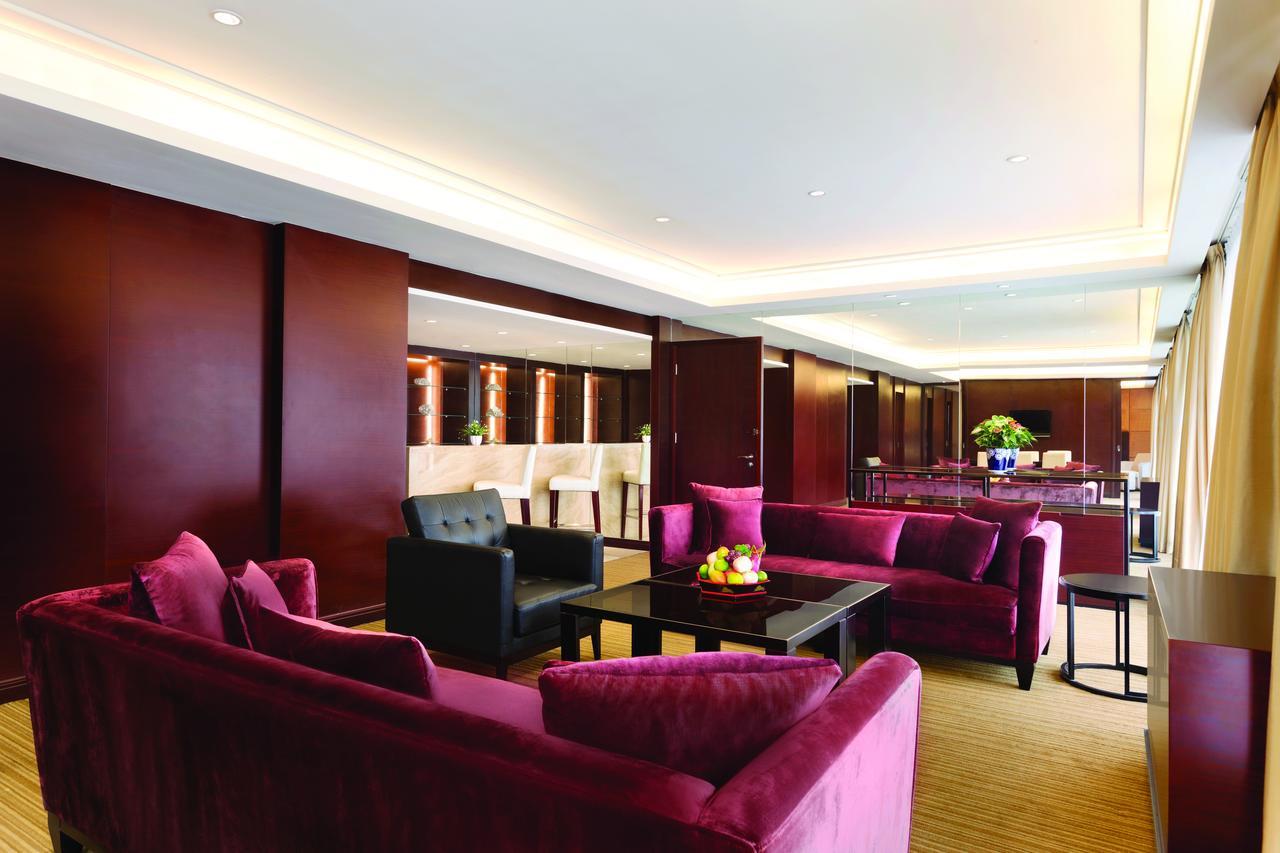 Отель Ramada Plaza Ляньюньган Экстерьер фото